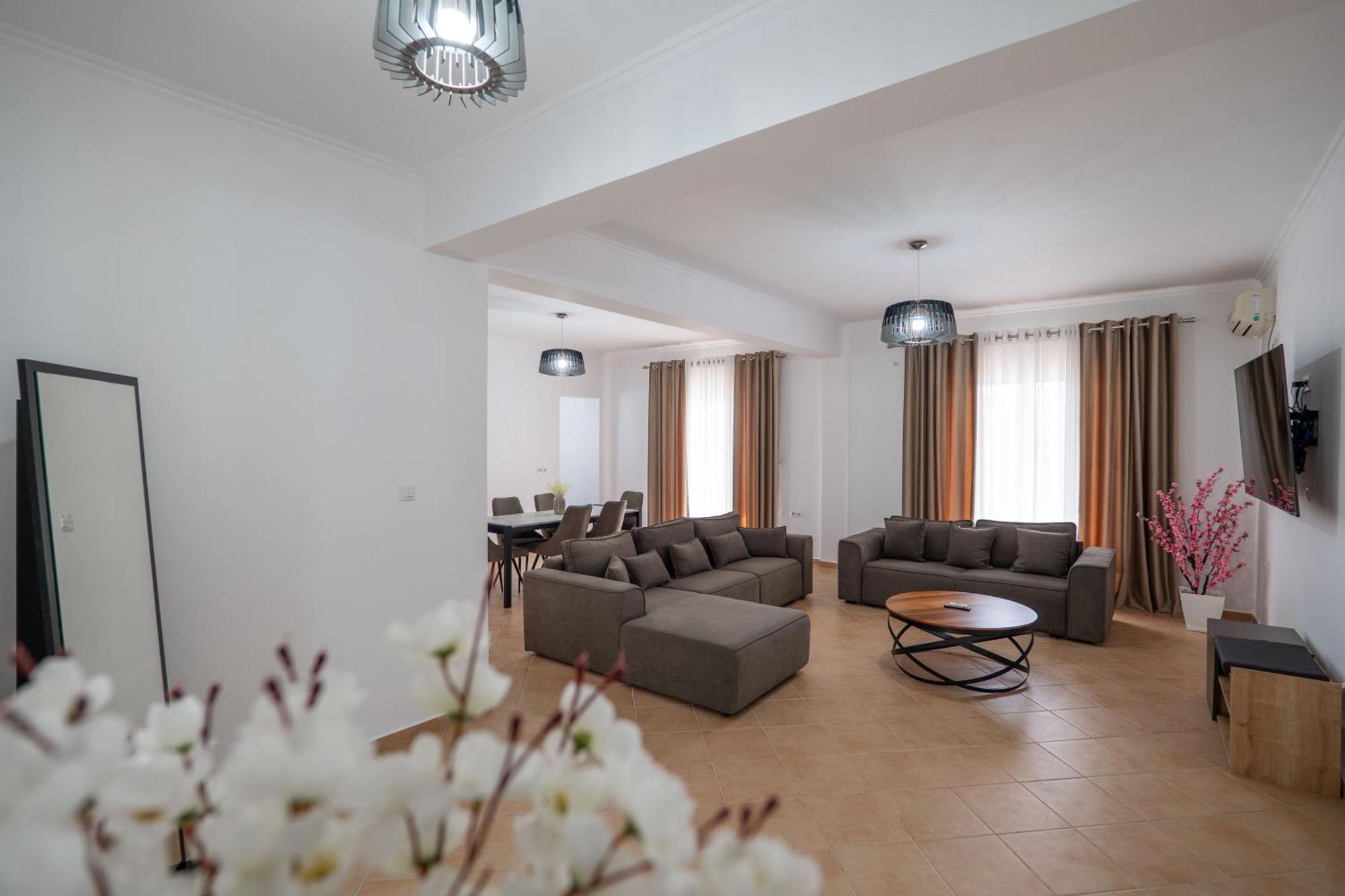 Hoteleks Inn & Suites Sarandë Eksteriør bilde