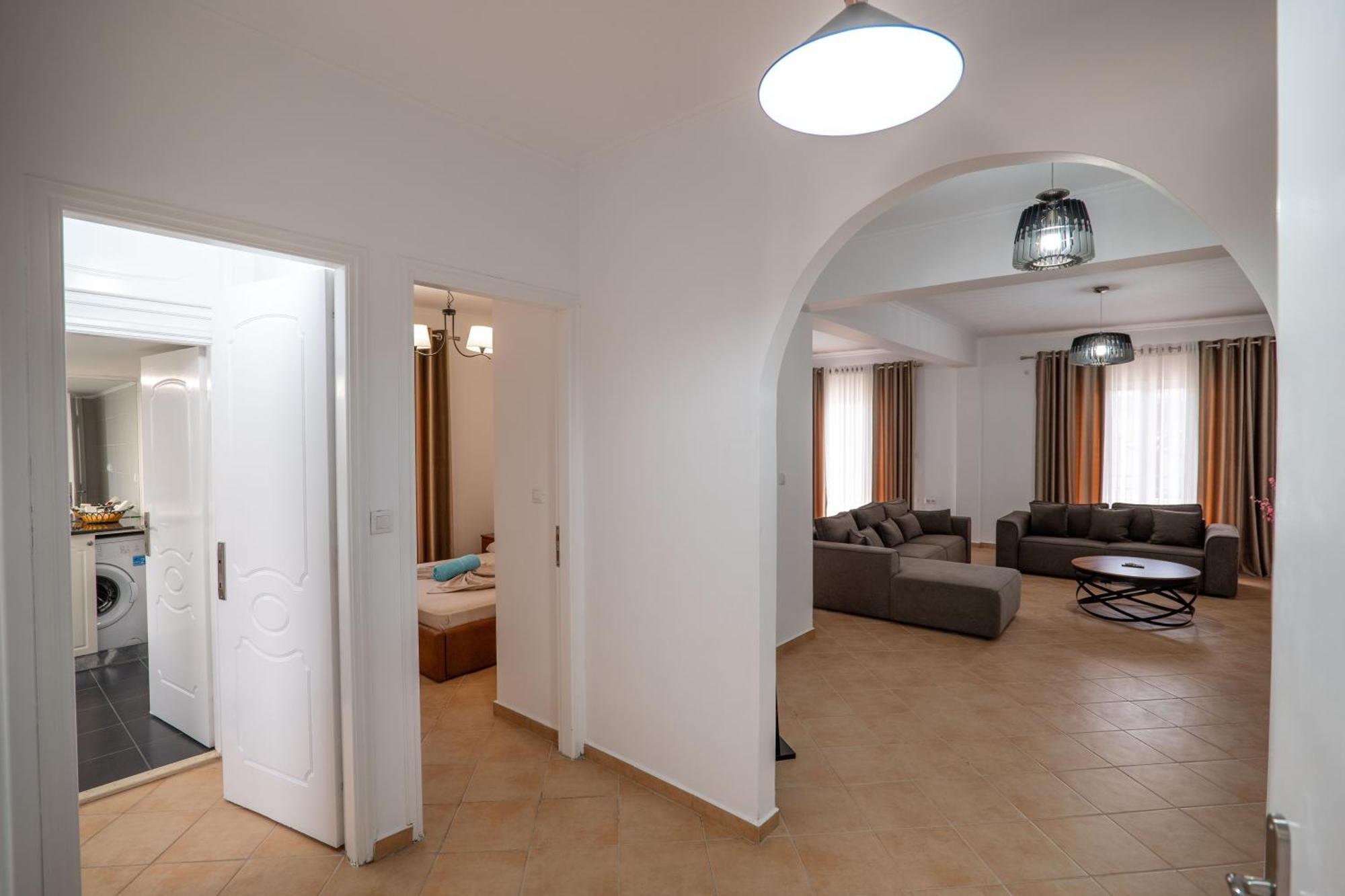 Hoteleks Inn & Suites Sarandë Eksteriør bilde