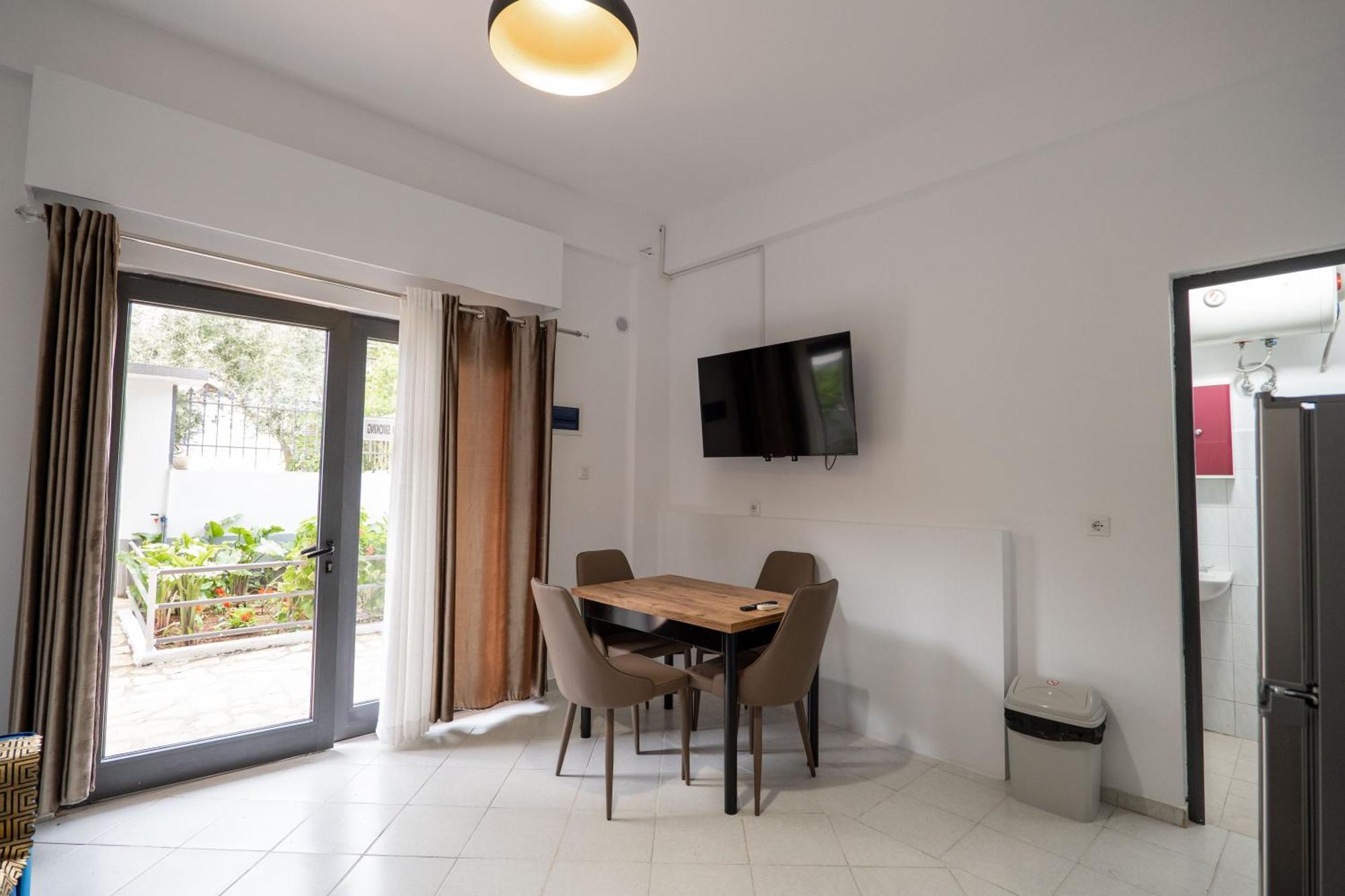 Hoteleks Inn & Suites Sarandë Eksteriør bilde