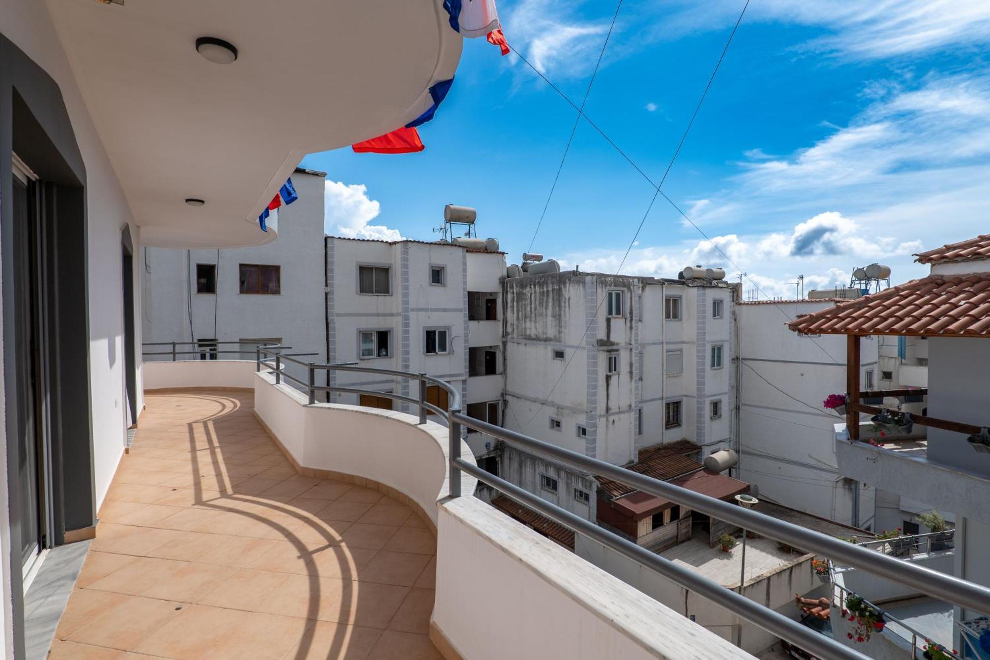 Hoteleks Inn & Suites Sarandë Eksteriør bilde