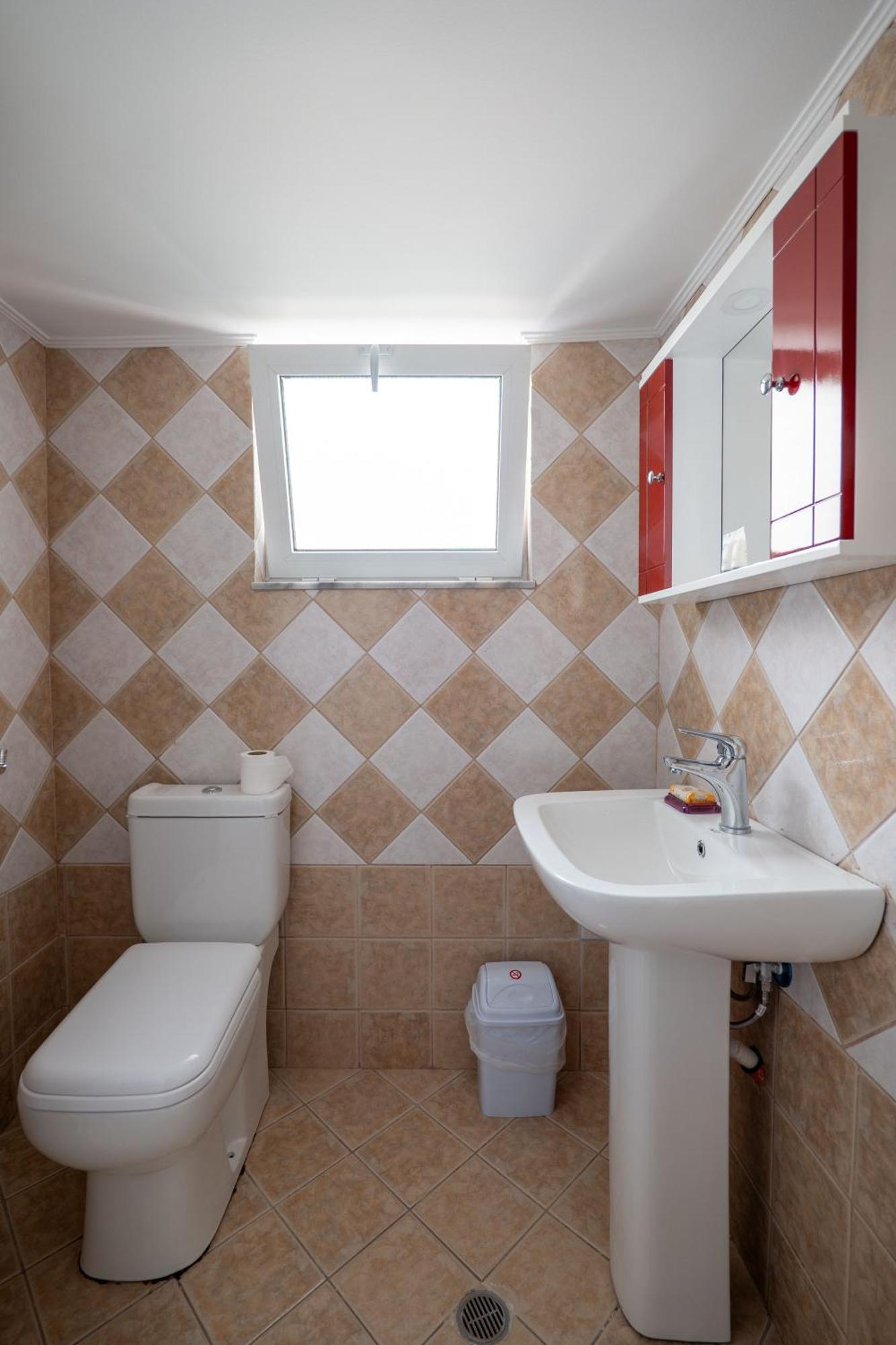 Hoteleks Inn & Suites Sarandë Eksteriør bilde
